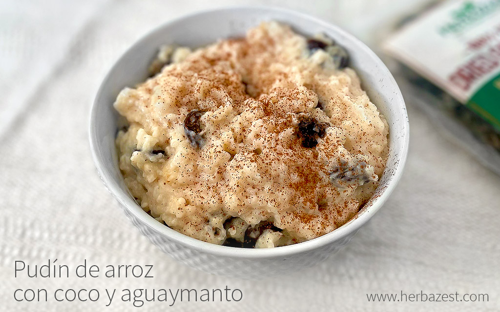 Pudín de arroz con coco y aguaymanto